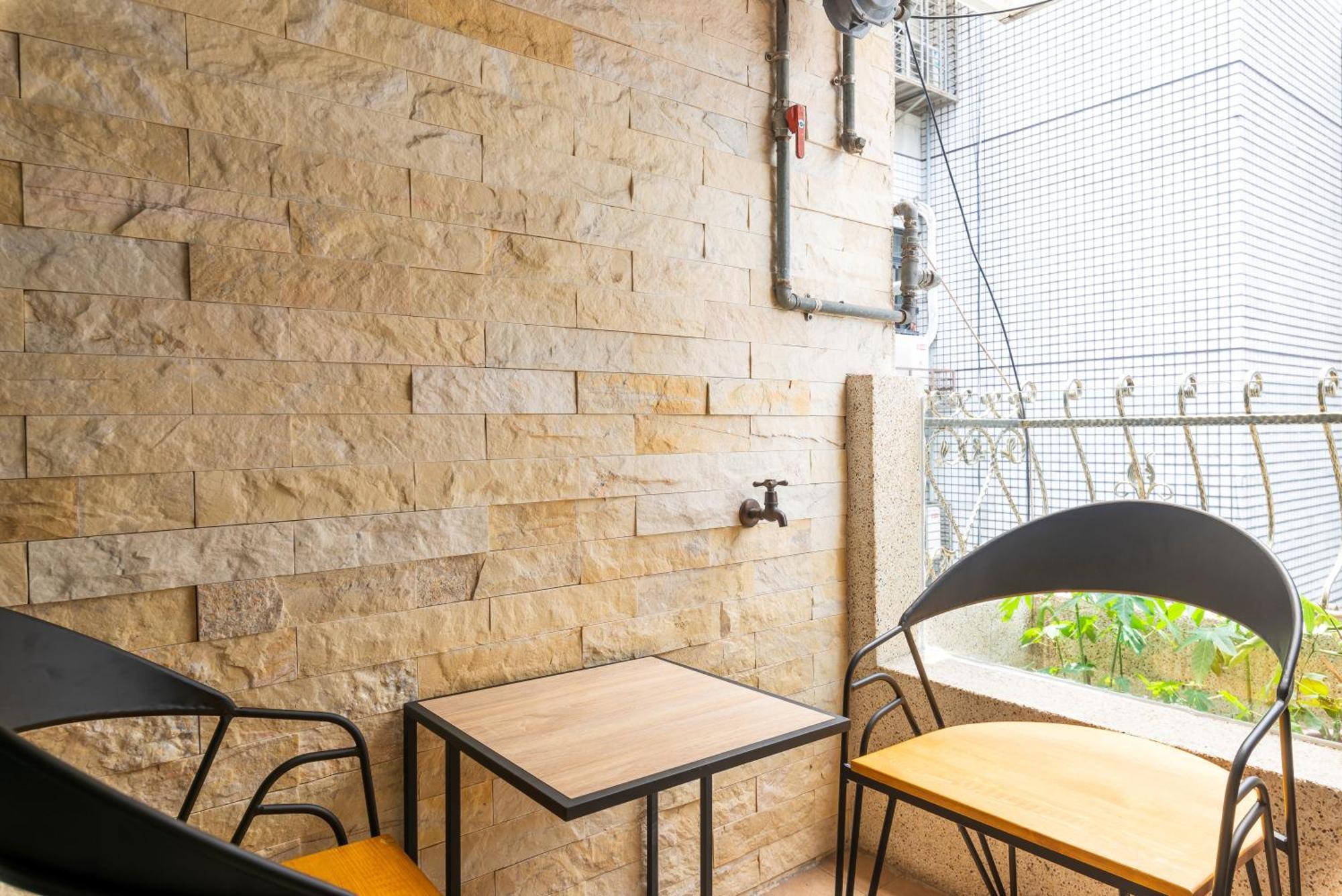 Comfy & Central 2B1B, Sleeps 5, 3Min To Daan Mrt 舒適市中心 2房1衛 睡5人 3分到大安站 Taipei Exteriör bild